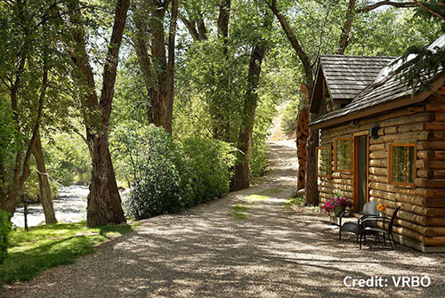 Luxury riverfront cabin in Colorado